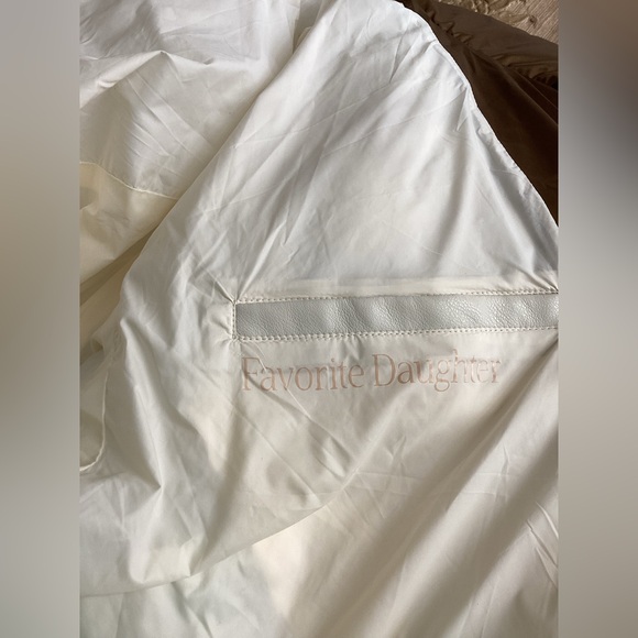 Favorite Daughter Ladies Puffer Jacket - Picture 11 of 16